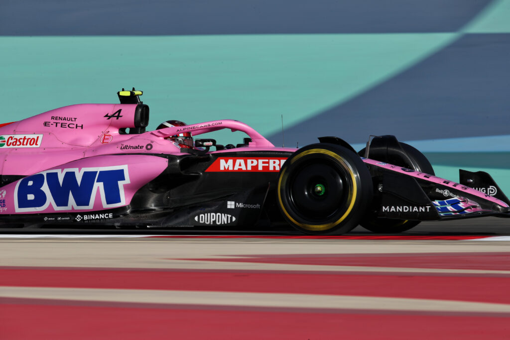 Ocon avec l’ancienne version des pontons de l’Alpine en qualifs