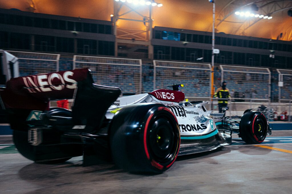 Mercedes s’est inspirée de l’aérospatiale pour les pontons de la W13