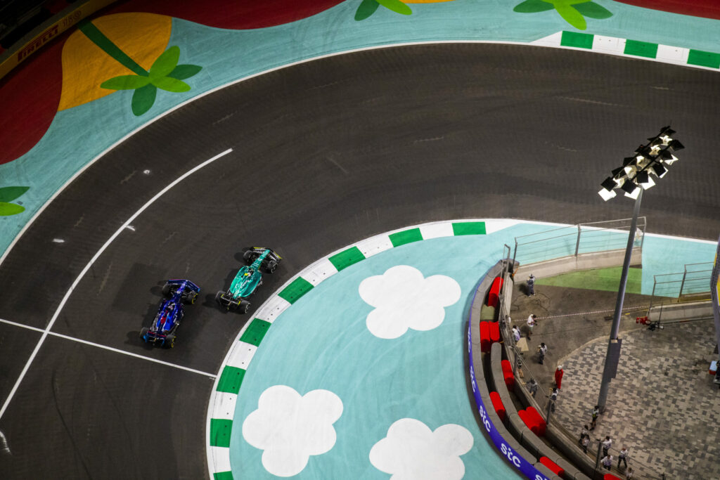 Albon ne regrette pas son attaque désespérée sur Stroll