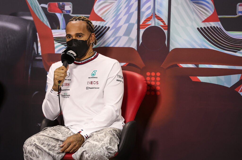 Lewis Hamilton va modifier son nom