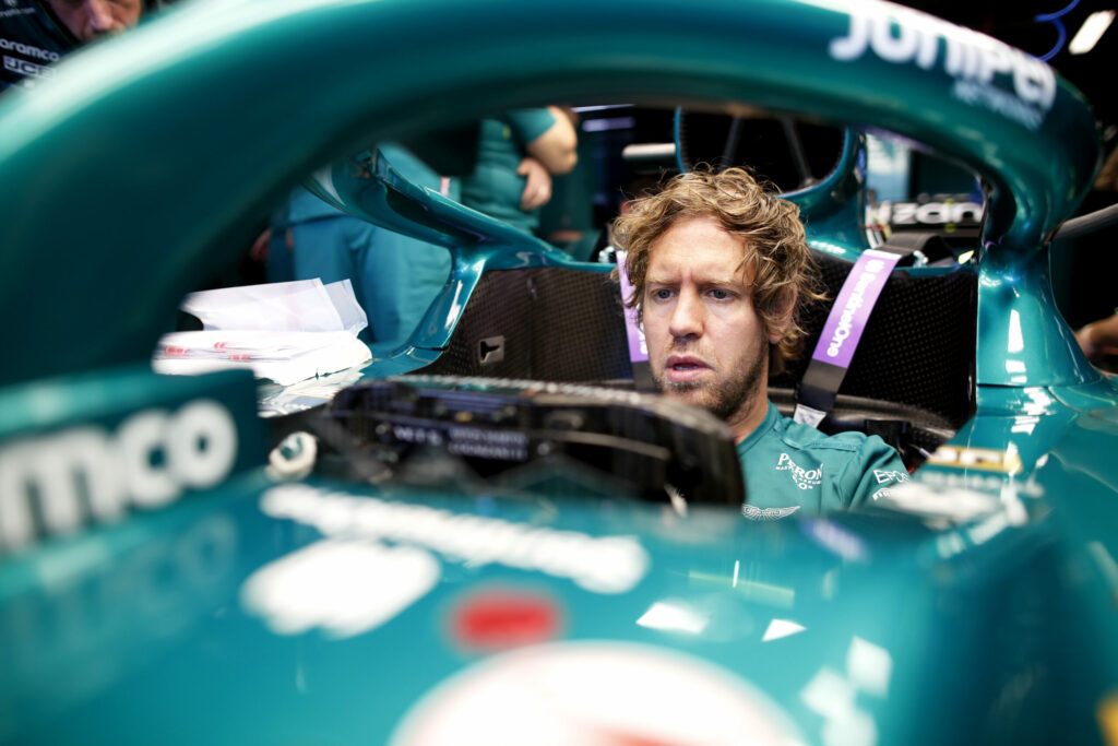 Vettel tire un trait sur un week-end à oublier