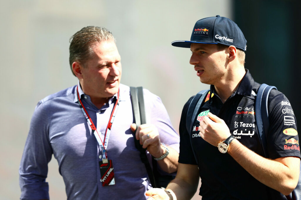 Jos Verstappen a apprécié de voir son fils prendre un tour à Hamilton à Imola