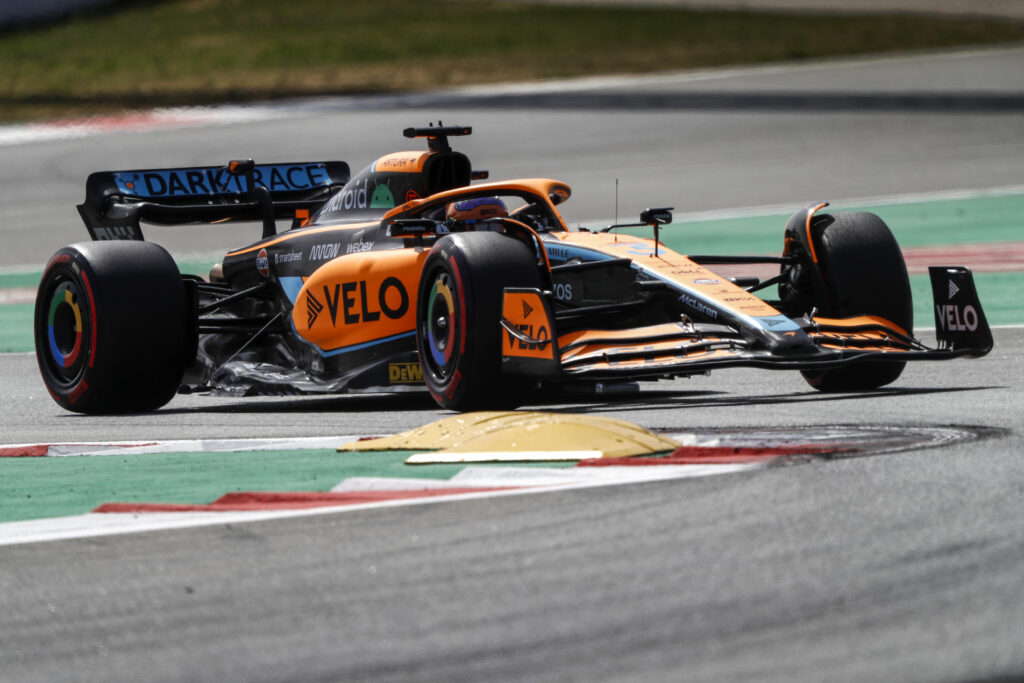 En manque de rythme, Ricciardo aimerait presque que l’on trouve un problème sur sa F1