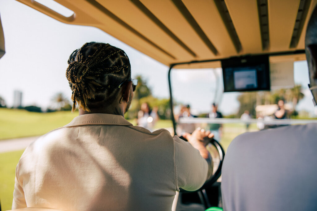 Hamilton critique la décision de la FIA qui interdit les pilotes de F1 de porter des bijoux