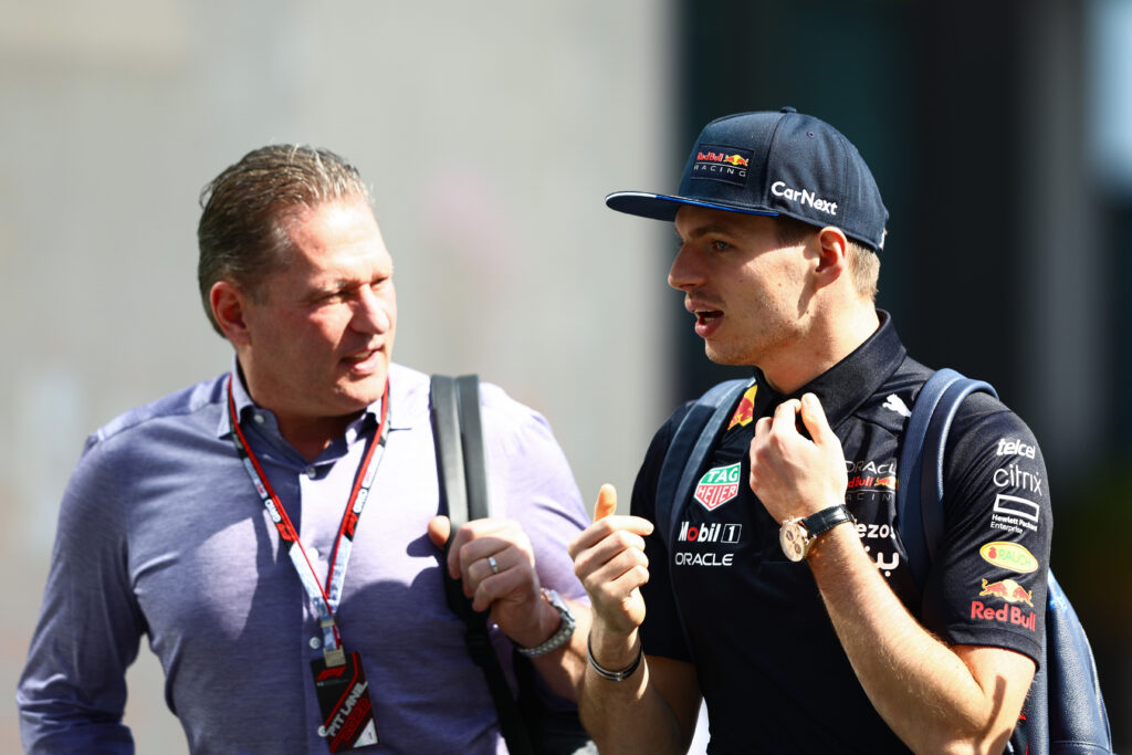Pour Jos Verstappen, la fiabilité de la Red Bull sera cruciale pour le championnat