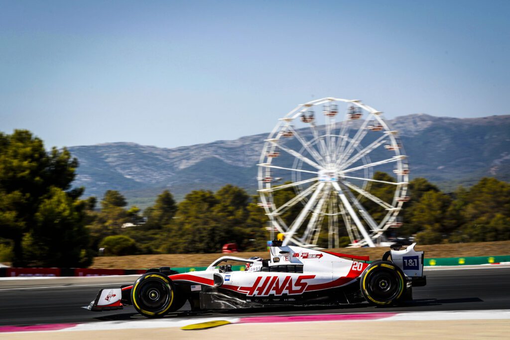 Sainz et Magnussen relégués en fond de grille au Grand Prix de France