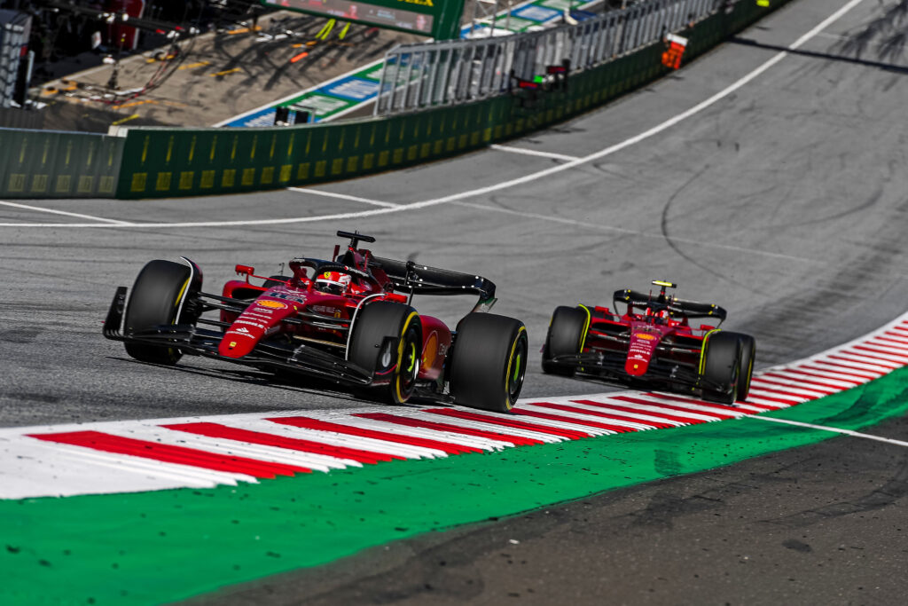 Les pilotes Ferrari conscients qu’une bataille interne profitera à Verstappen ce dimanche