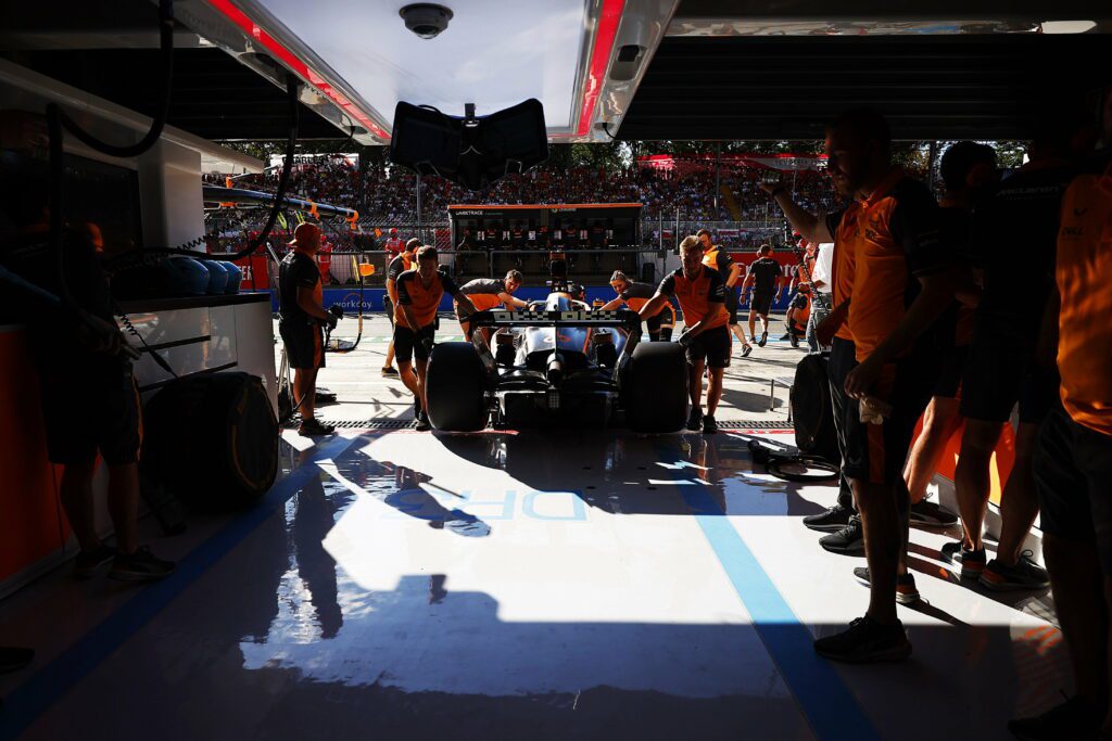 La livrée spéciale de la McLaren bientôt disponible dans F1 22