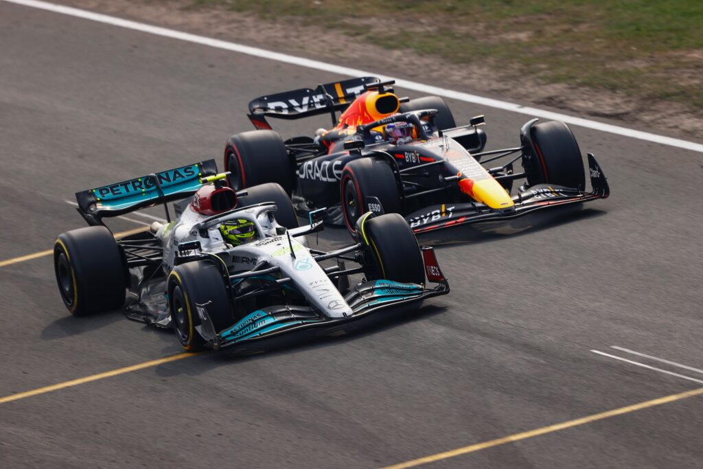 Hamilton s’excuse pour ses propos tenus sous le coup de l’émotion en course
