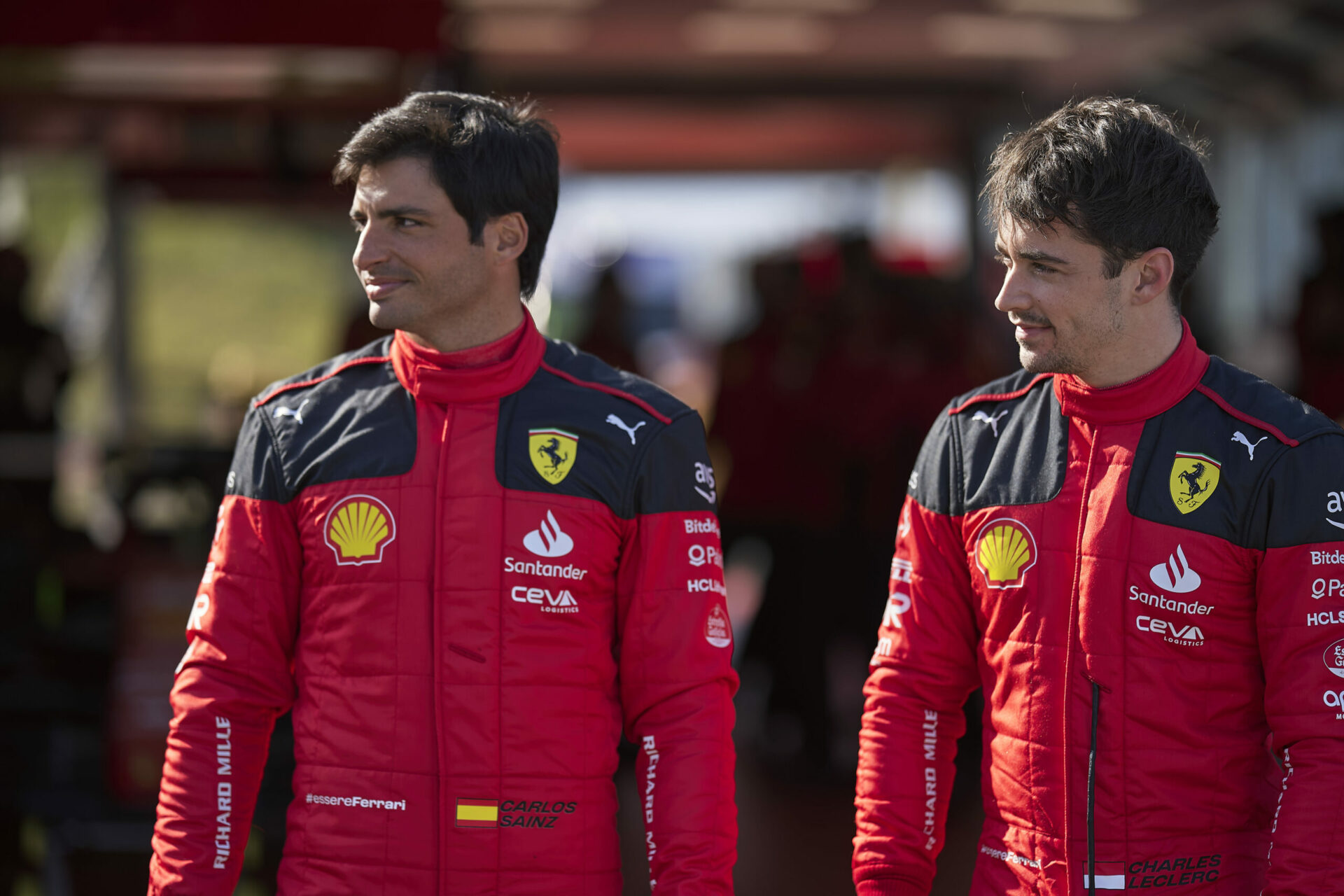 Sainz sur sa rivalité avec Leclerc : « il y a une saine compétition entre nous »