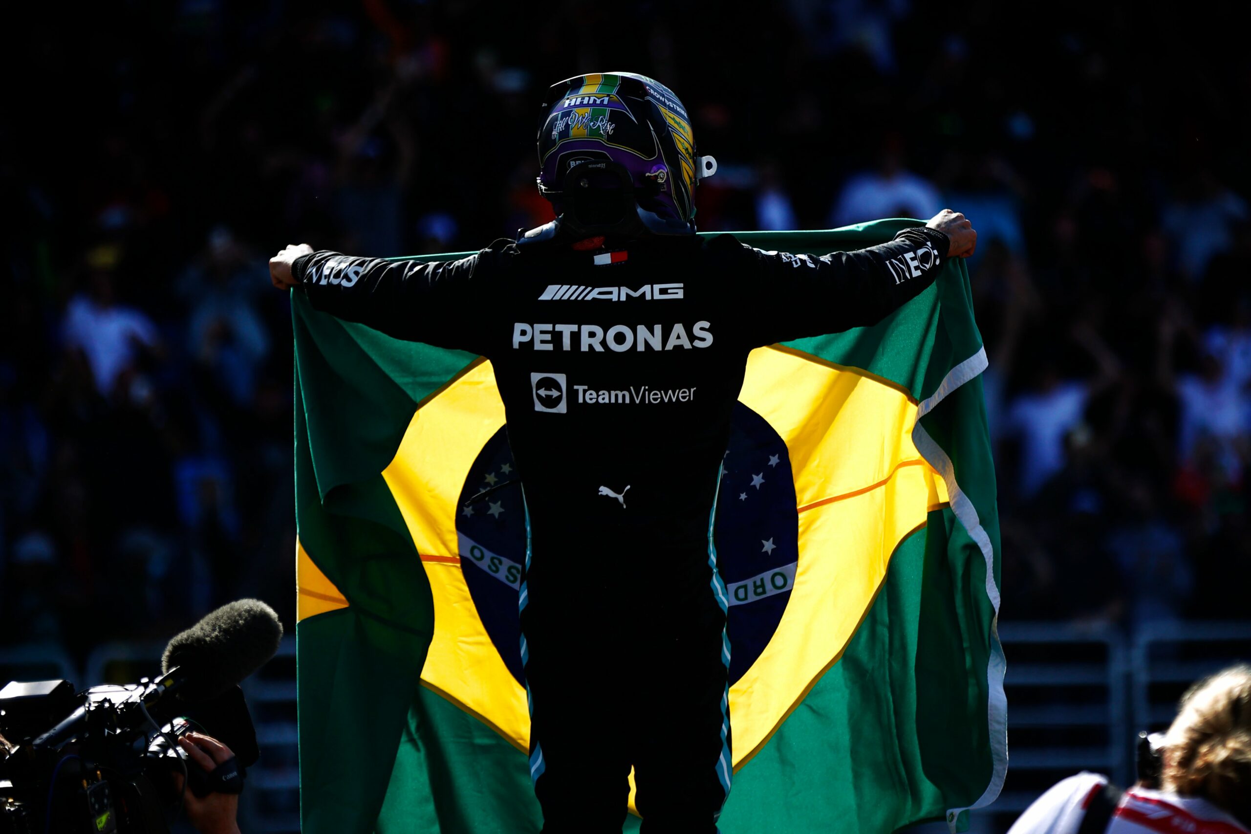 Vidéo – Revivez l’incroyable Grand Prix du Brésil 2021 et la victoire de Lewis Hamilton