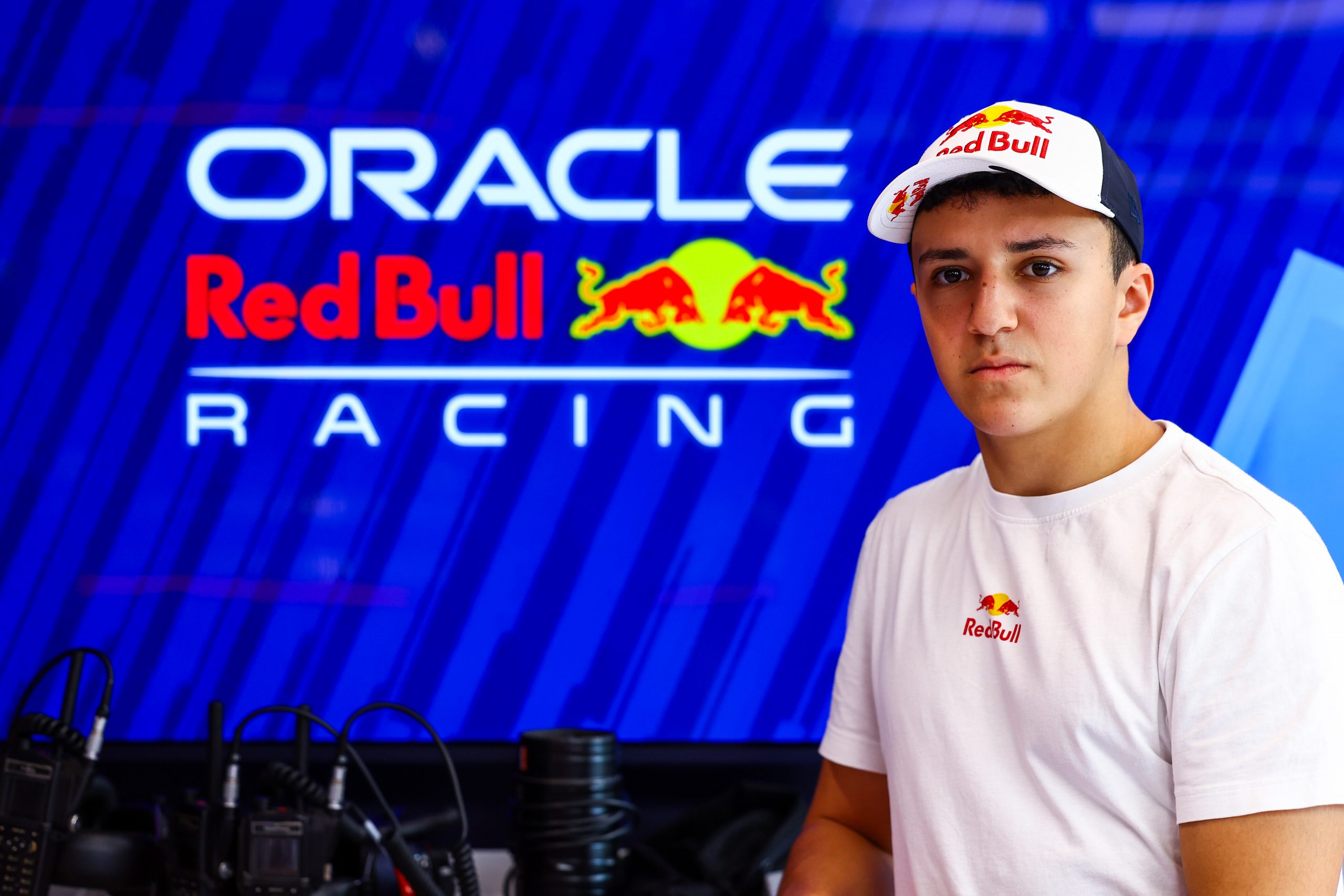 Le Français Isack Hadjar en ‘immersion totale’ chez Red Bull et AlphaTauri