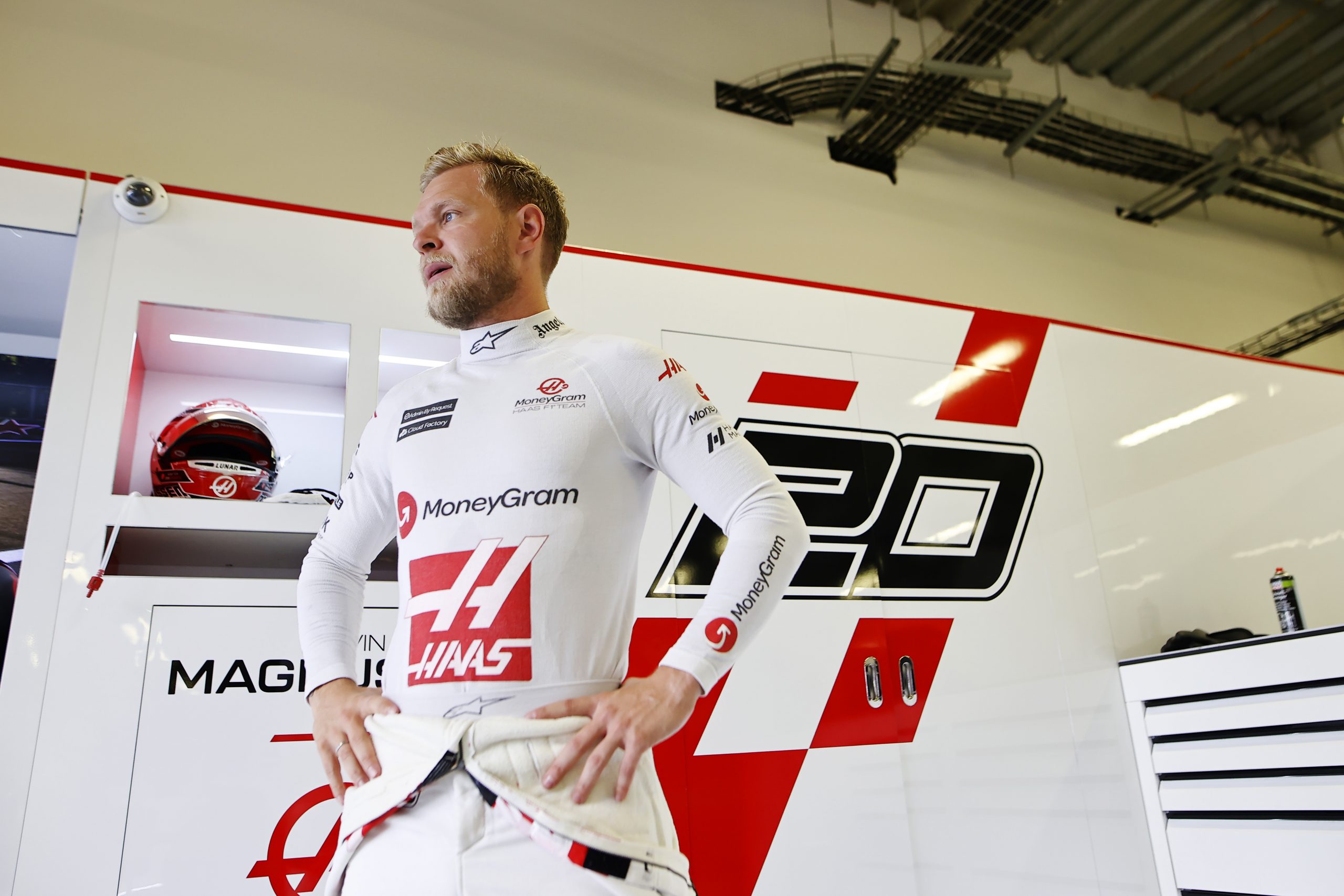 Magnussen reçoit le feu vert des médecins après son crash à Mexico