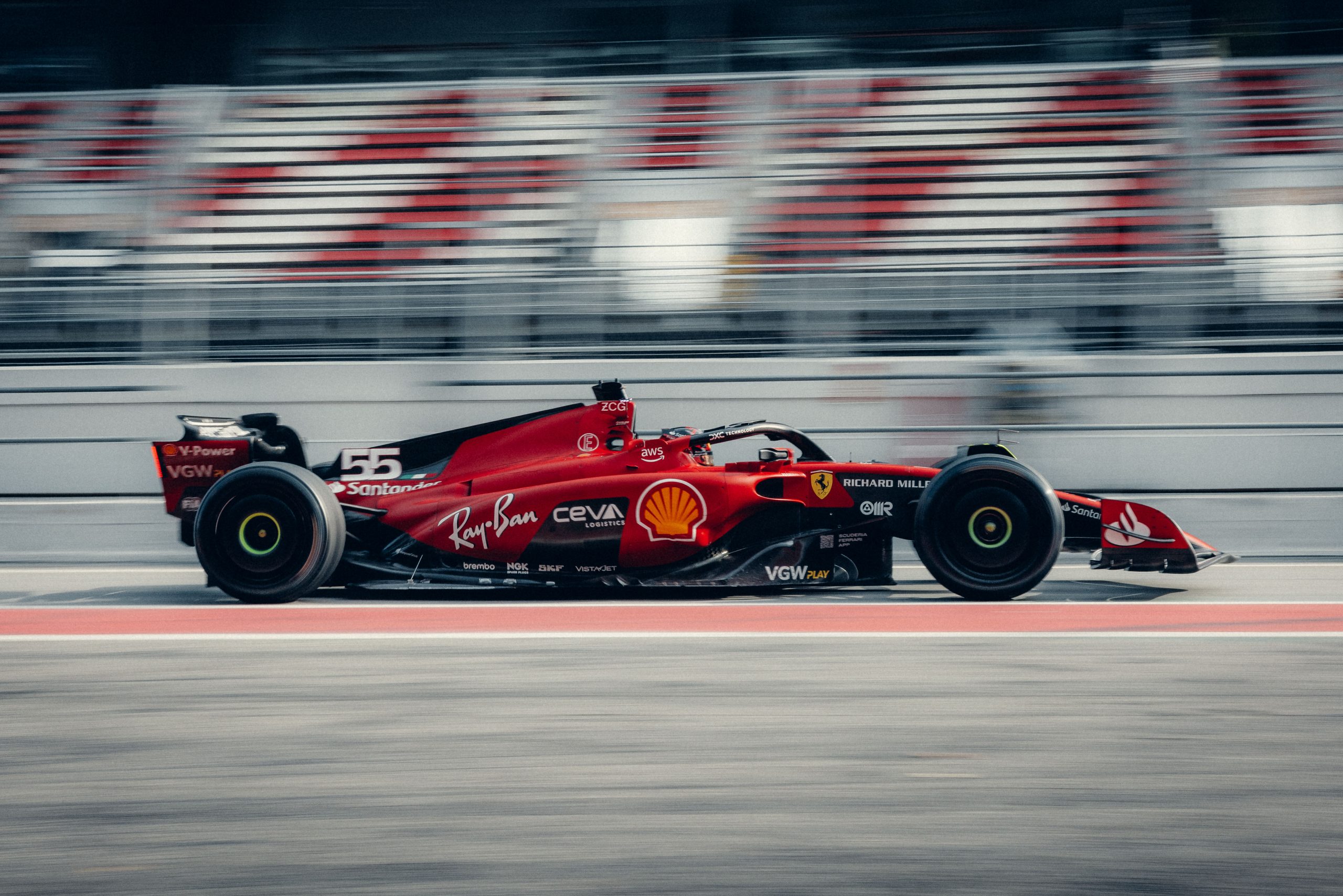 Ferrari boucle des tests Pirelli, Mercedes et Aston Martin prennent le relais