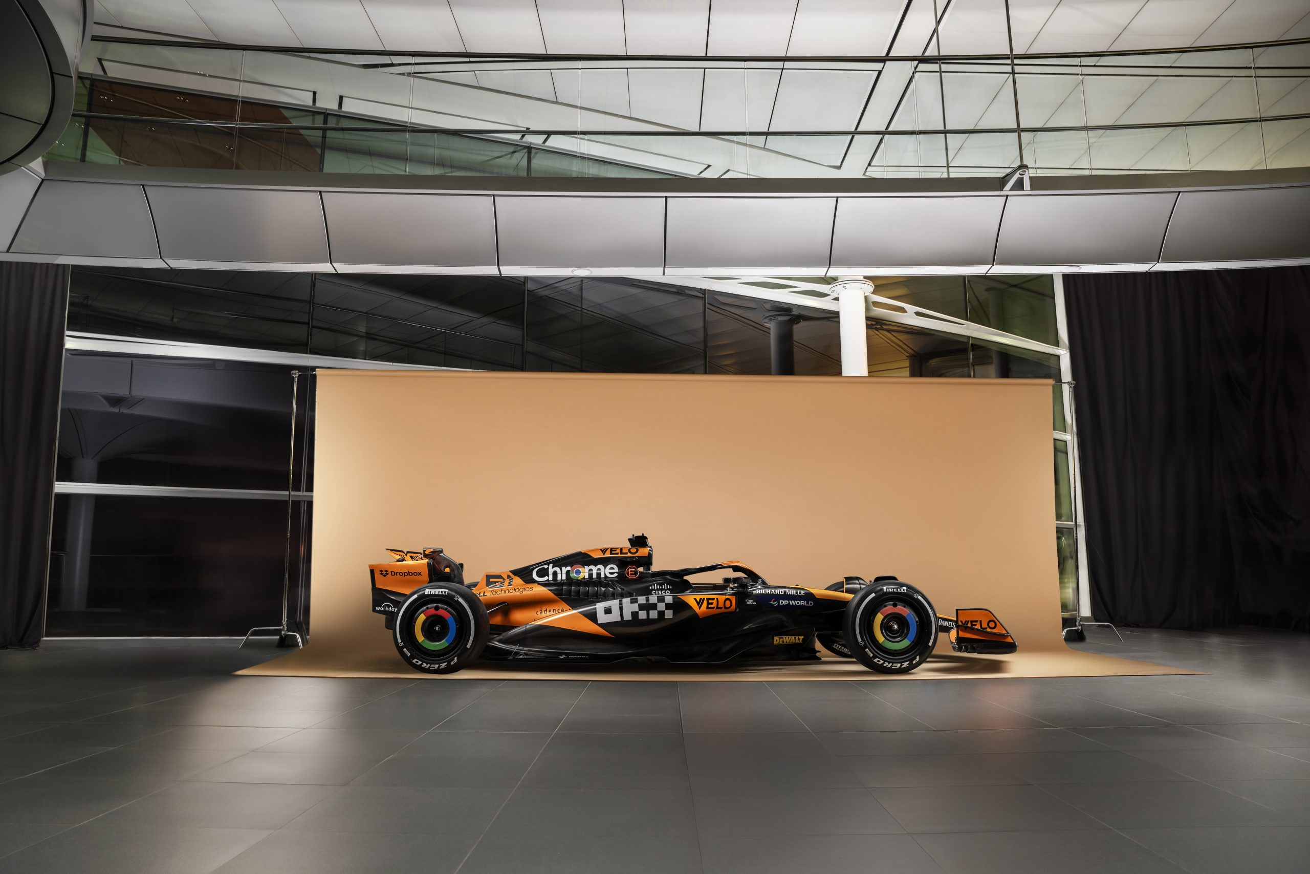 McLaren présente sa MCL38 pour la saison 2024 de F1