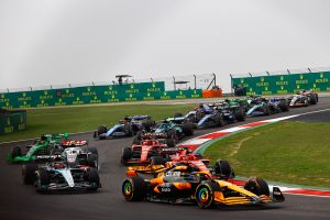 Norris attribue la bonne forme de McLaren en Chine à l’asphalte