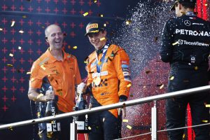 Mark Webber salue la performance de son poulain Oscar Piastri