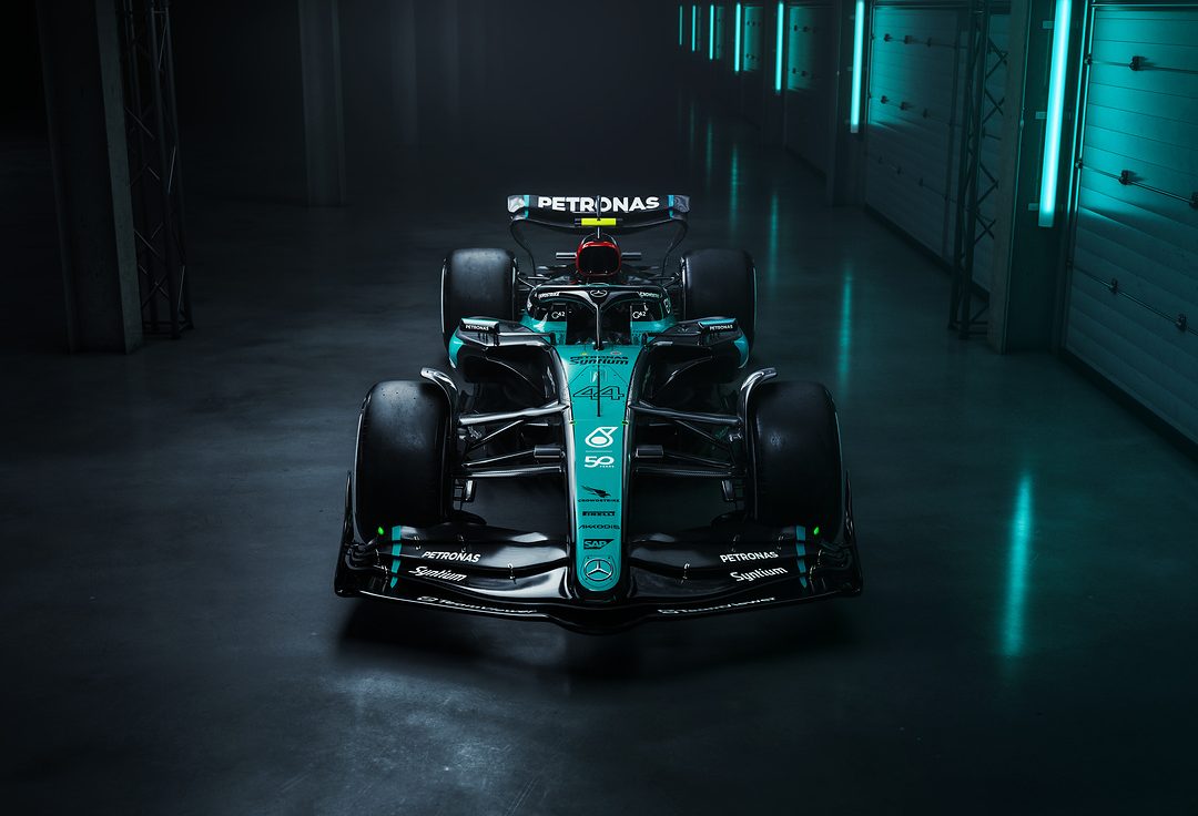 La Mercedes d’Hamilton et Russell vire au vert pour le GP de Singapour