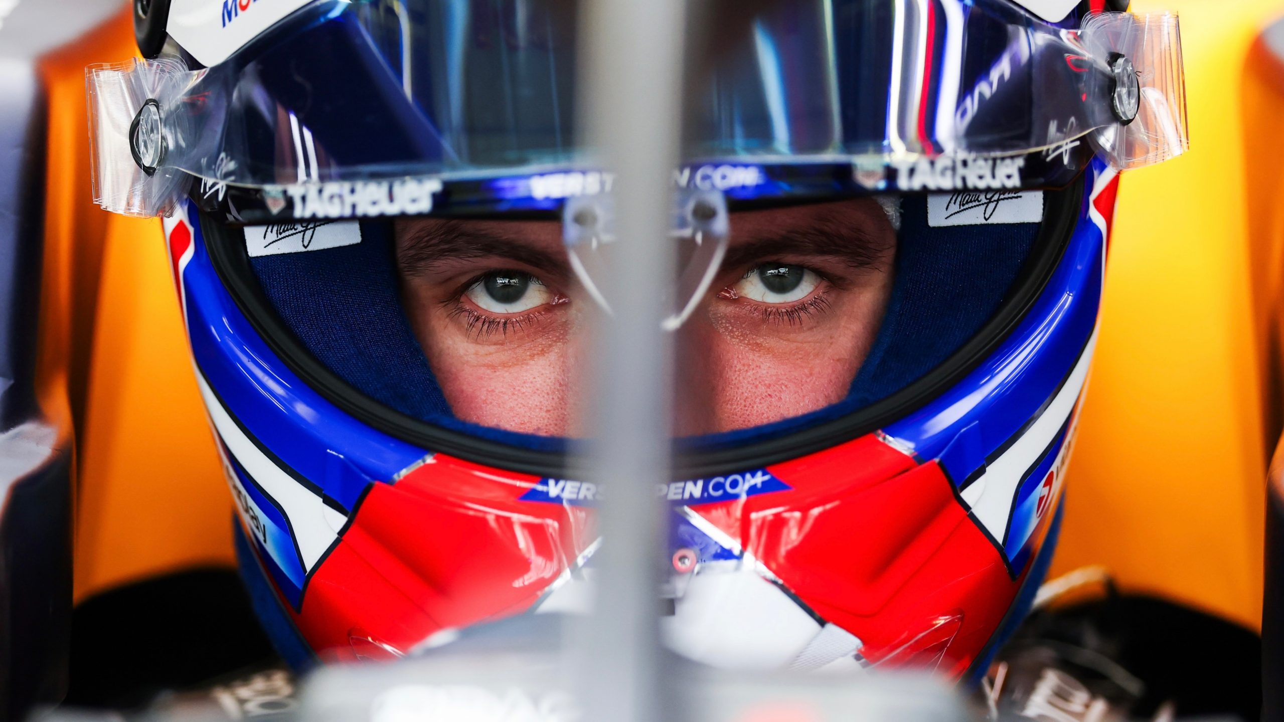 Max Verstappen pointe la sensibilité extrême de la Red Bull RB21 lors des entames de week-end de Grand Prix