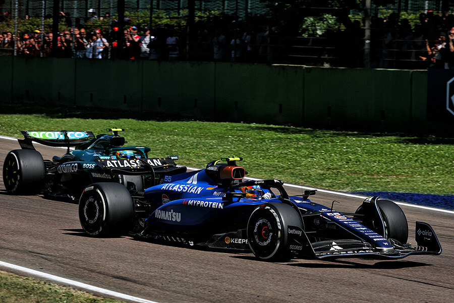 Carlos Sainz critique les stratégies de Williams : « c’est toujours le chaos »