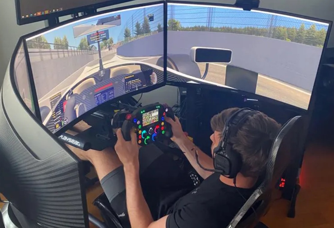 Max Verstappen sur simulateur