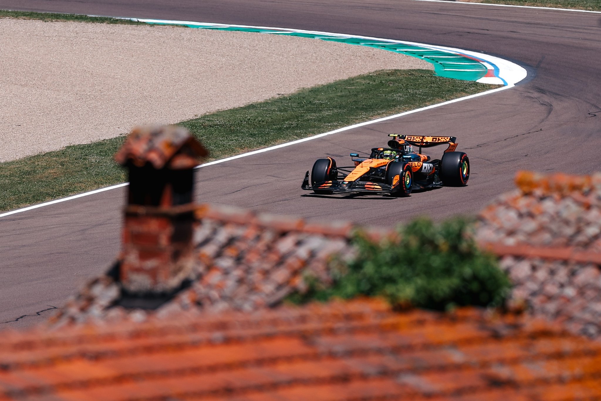 F1 – GP d’Émilie-Romagne : Piastri et Norris dominent les EL1, Verstappen frustré, Ferrari discrète