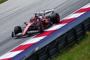 Leclerc met en avant l’évolution apportée par Ferrari et espère mettre la pression sur Norris