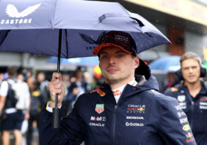 Max Verstappen critique le report du départ du Grand Prix de Belgique