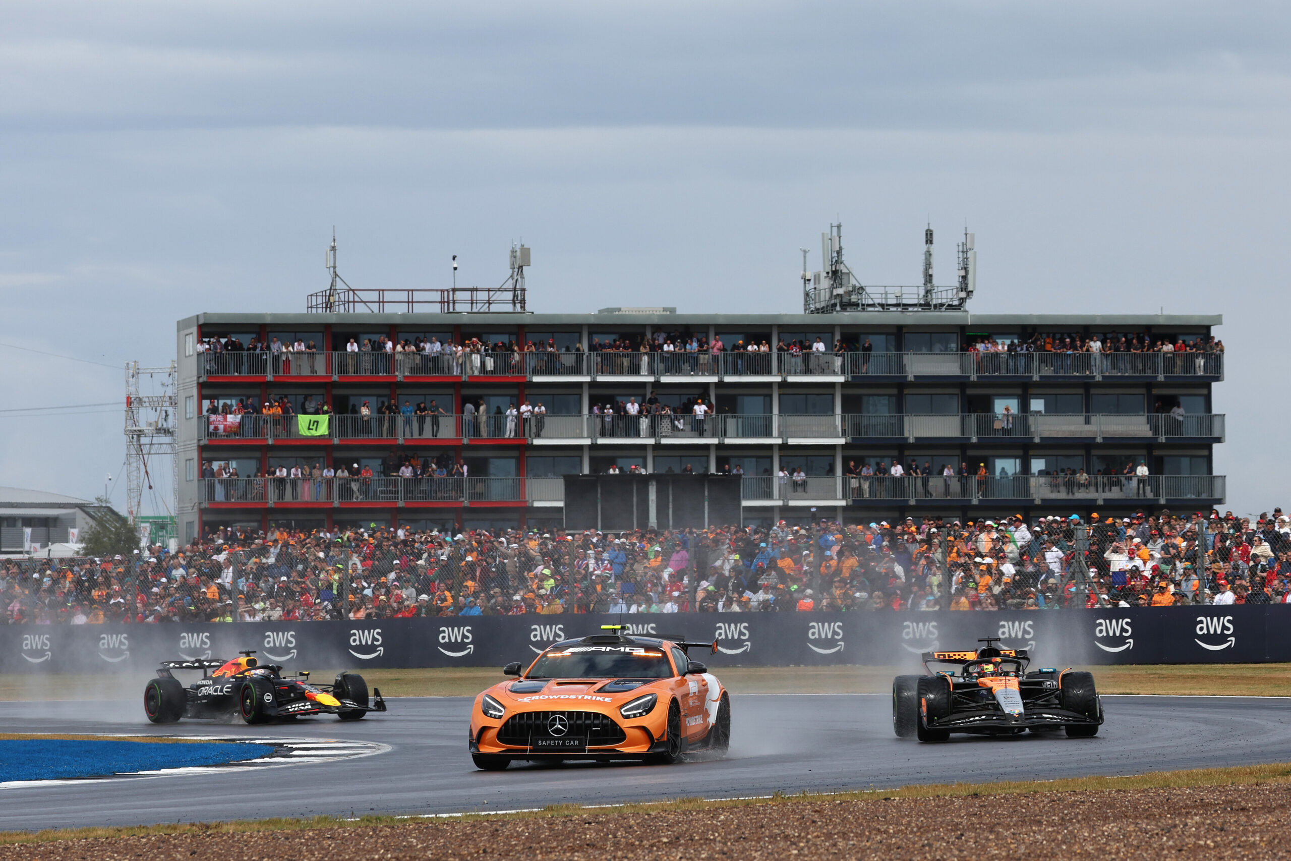 Max Verstappen et Oscar Piastri - Grande-Bretagne - Red Bull Content Pool