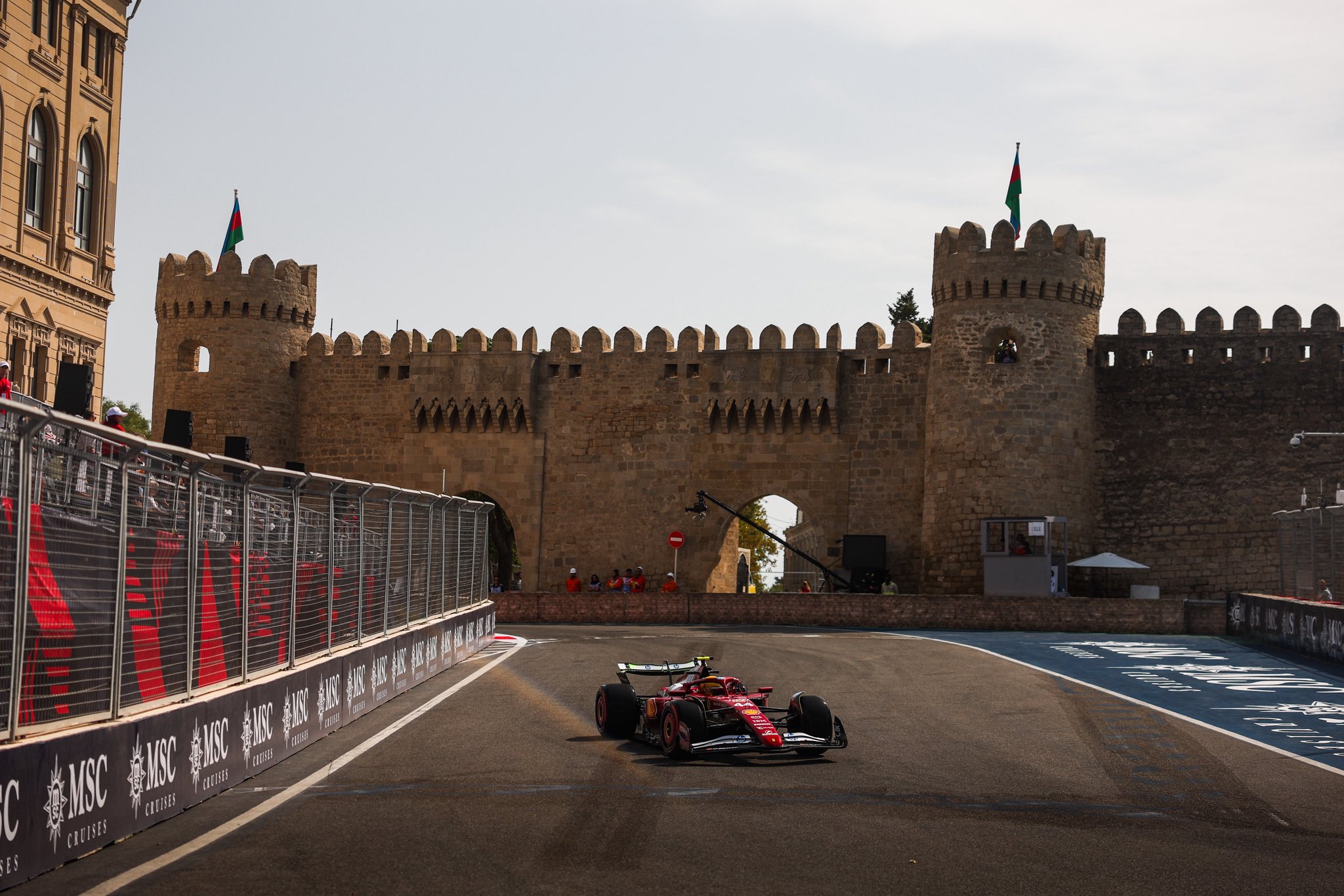 Lewis Hamilton - Ferrari - Bakou