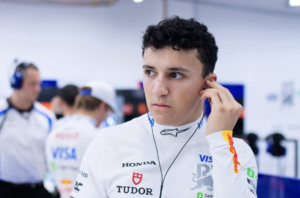 Isack Hadjar tacle Alonso : « S’il est grincheux, je ne peux rien y faire »