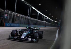 F1 – Russell triomphe à Singapour, McLaren couronnée